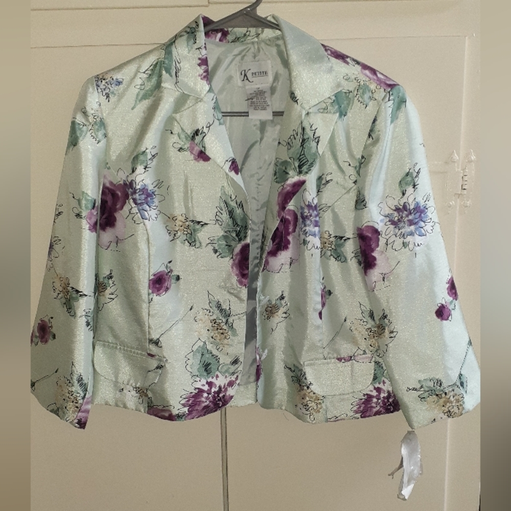 K-Petite Floral Blazer